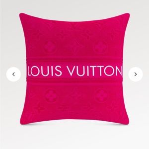 SET OF 2 LVaction Beach Pillow Fuchsia
